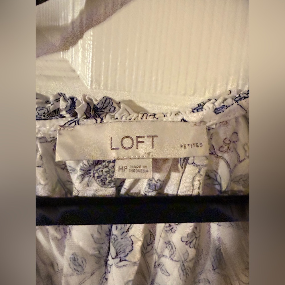 Ladies LOFT Blue Floral Ruffle V-Neck Blouse (inv# 177) - Picture 6 of 11